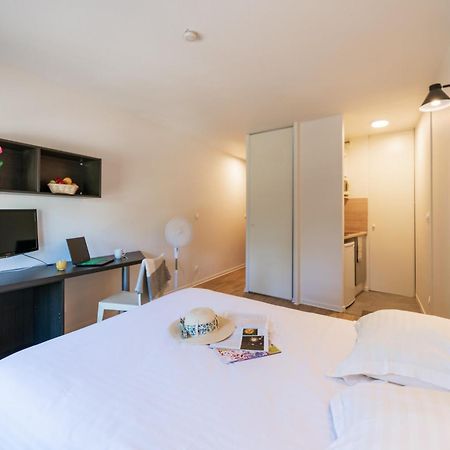 Cerise Valence Aparthotel Валанс Екстериор снимка