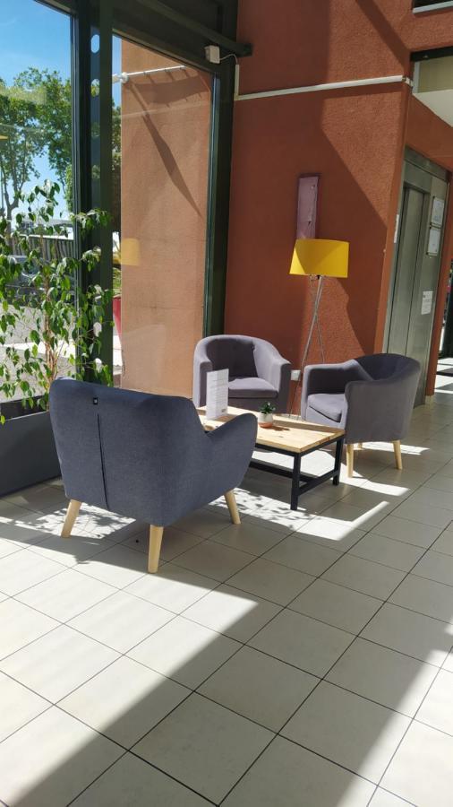 Cerise Valence Aparthotel Валанс Екстериор снимка