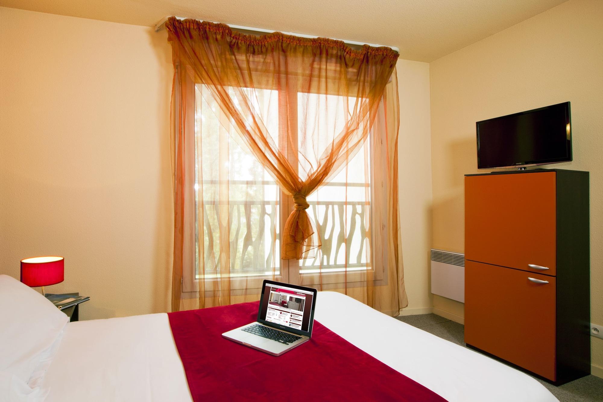 Cerise Valence Aparthotel Валанс Екстериор снимка