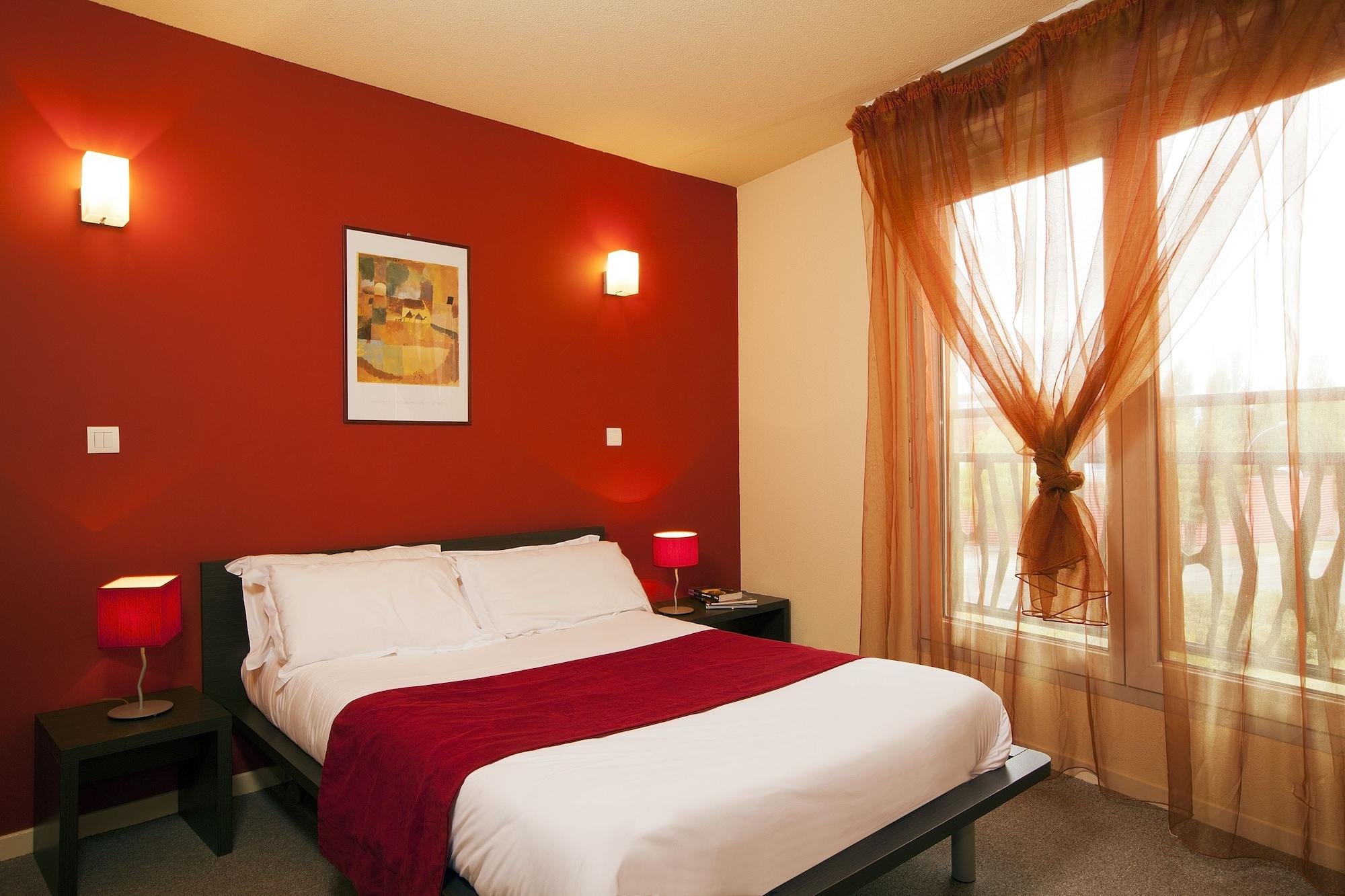 Cerise Valence Aparthotel Валанс Екстериор снимка