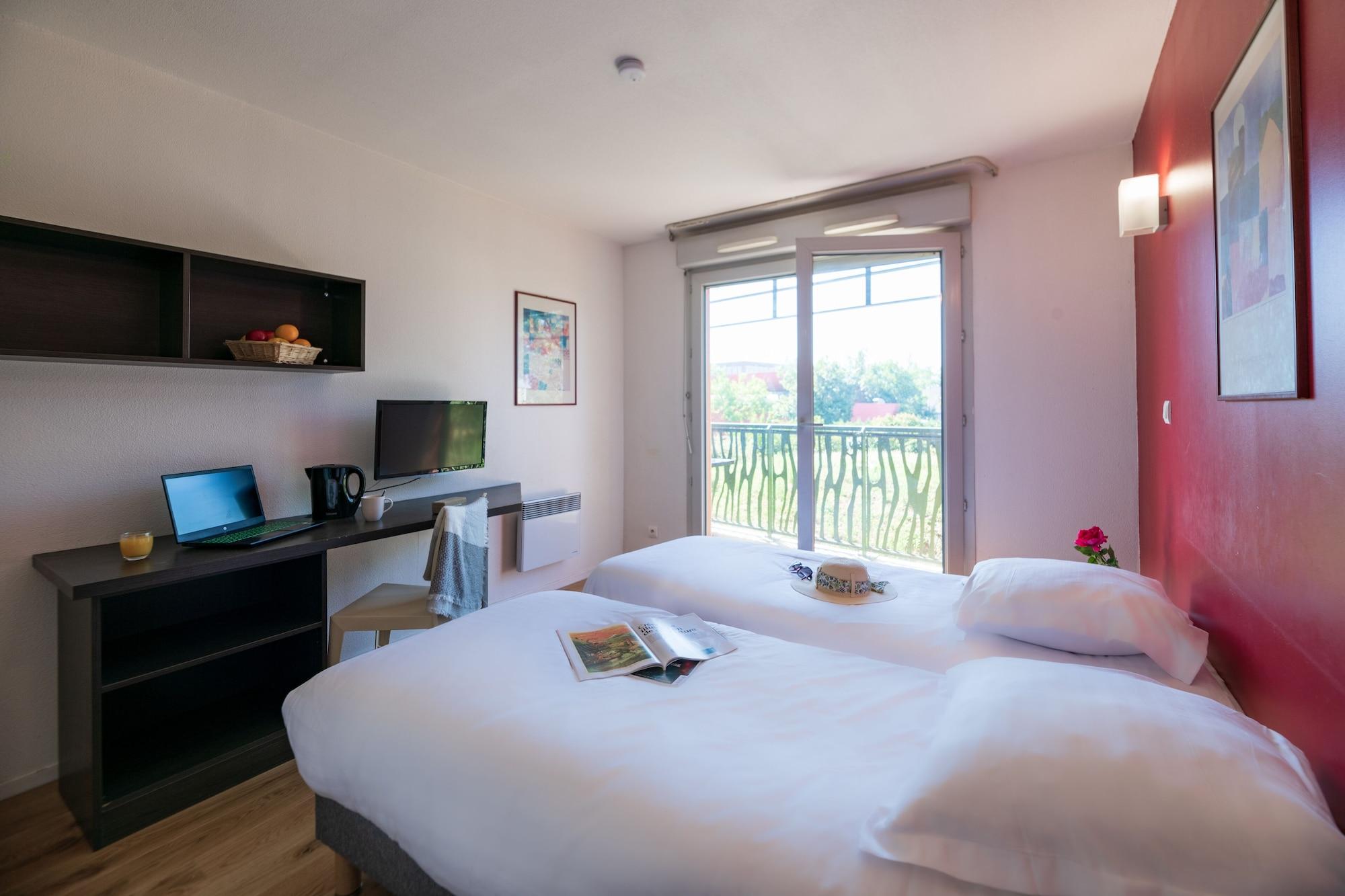 Cerise Valence Aparthotel Валанс Екстериор снимка