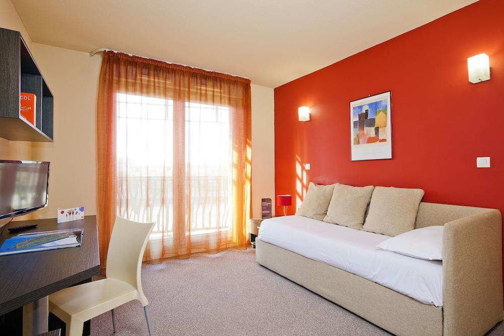 Cerise Valence Aparthotel Валанс Екстериор снимка