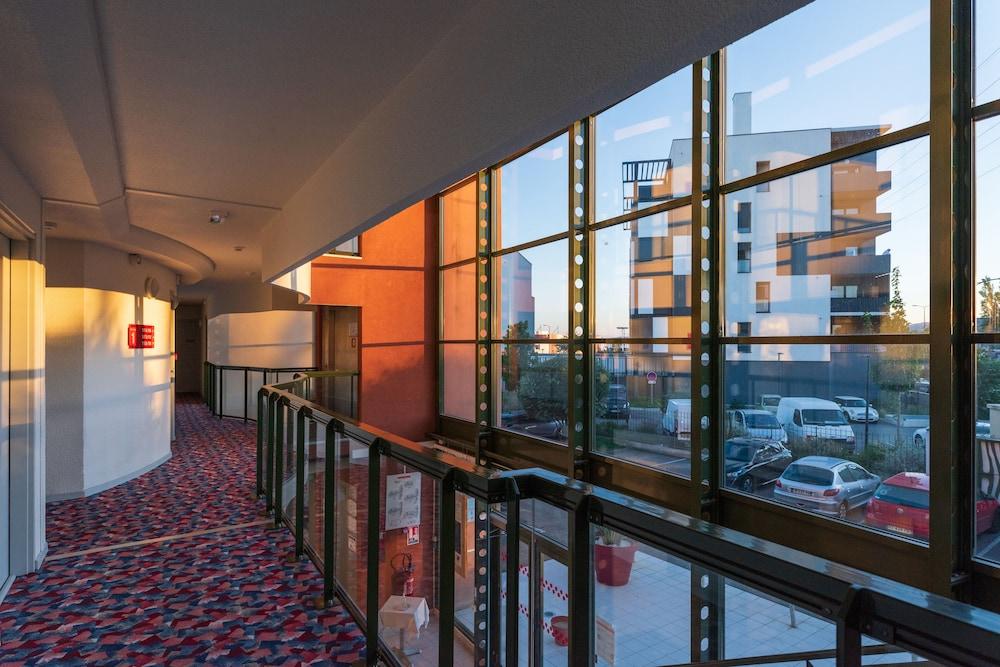 Cerise Valence Aparthotel Валанс Екстериор снимка