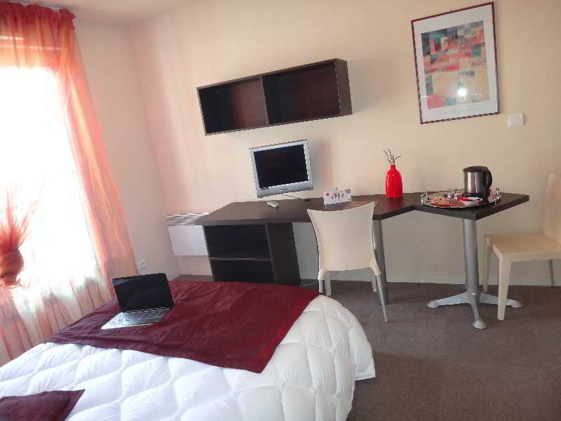 Cerise Valence Aparthotel Валанс Екстериор снимка