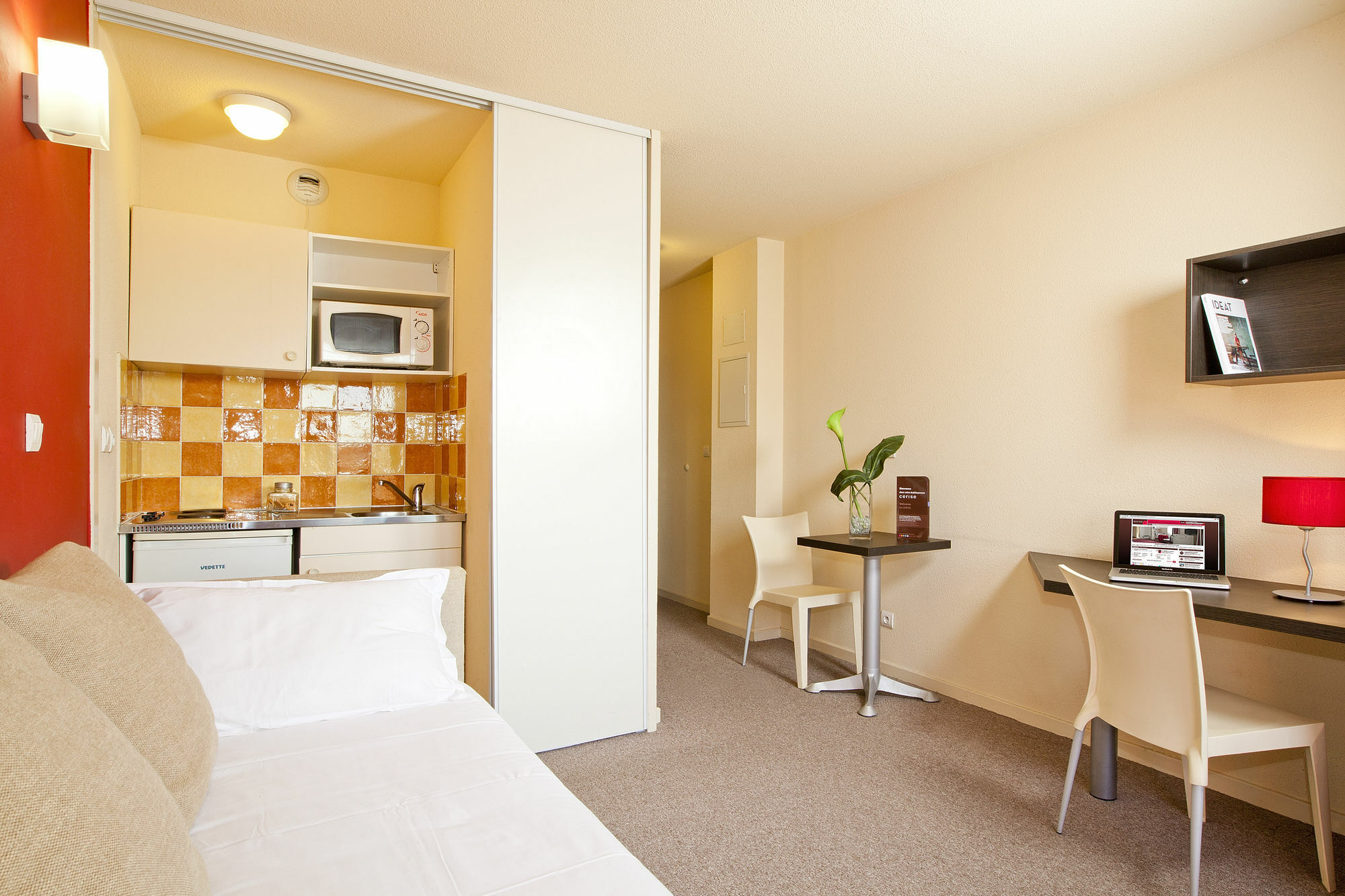 Cerise Valence Aparthotel Валанс Екстериор снимка